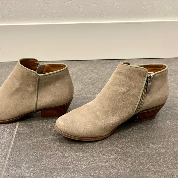Crown Vintage Shoes - Crown Vintage suede bootie